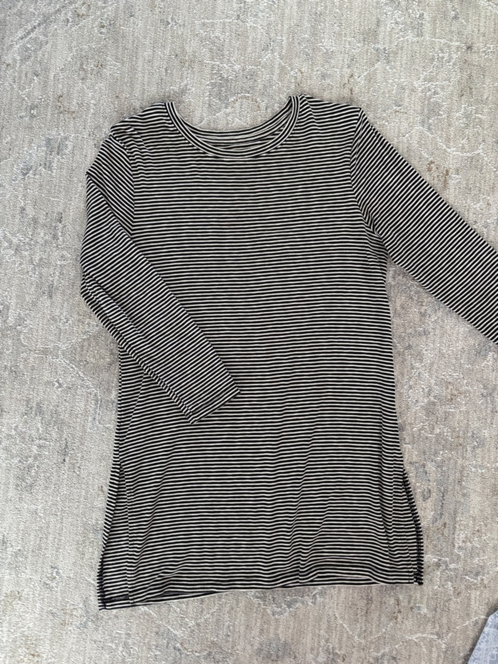 Soft Old navy Black & White Striped Long Sleeve Tunic